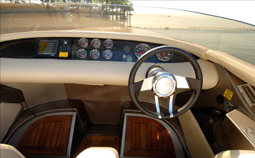 Нажмите на изображение для увеличения. 

Название:	fearless-28-yacht-by-porsche-design-interior.jpg 
Просмотров:	963 
Размер:	36.9 Кб 
ID:	1243