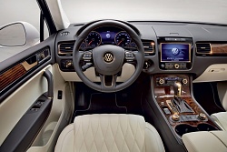 Нажмите на изображение для увеличения. 

Название:	5-Volkswagen-Touareg-Gold-Edition.jpg 
Просмотров:	173 
Размер:	84.5 Кб 
ID:	3592