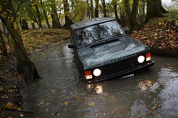 Нажмите на изображение для увеличения. 

Название:	1993_land-rover_range-rover_f34_fe_1215101_717.jpg 
Просмотров:	52 
Размер:	145.2 Кб 
ID:	1732